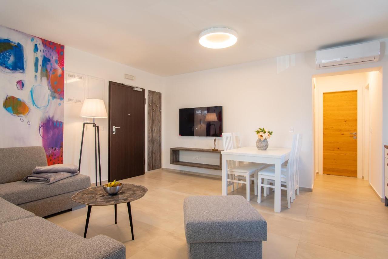 Apartments Mandre I Eksteriør billede